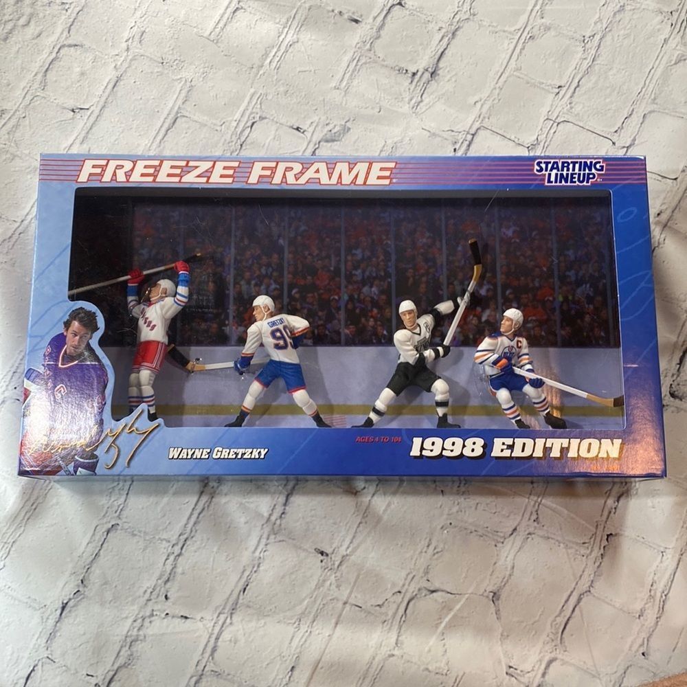💙NIB Wayne Gretzky Starting Lineup Freeze Frame